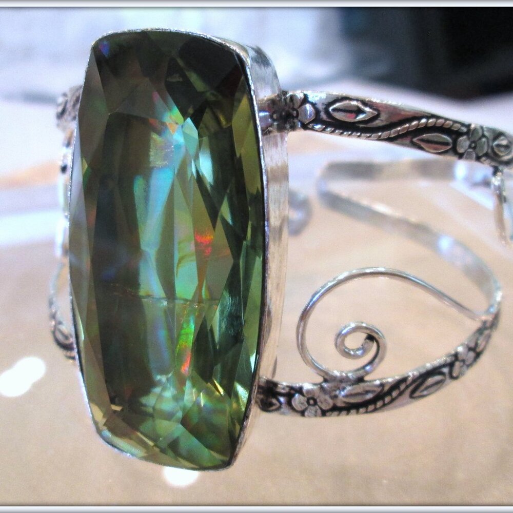 PERIDOT BRAZILIAN HUGE GEMSTONE SILVER BRACELET 8 INCH